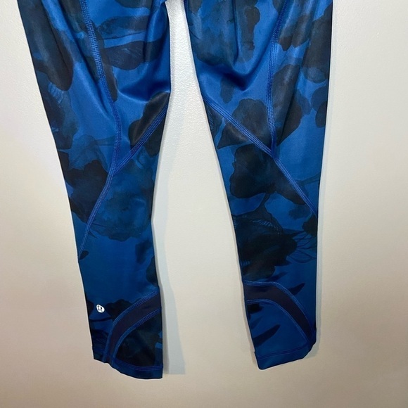 Lululemon Run Inspire II Crop Jumbo Inky Floral - Picture 6 of 11